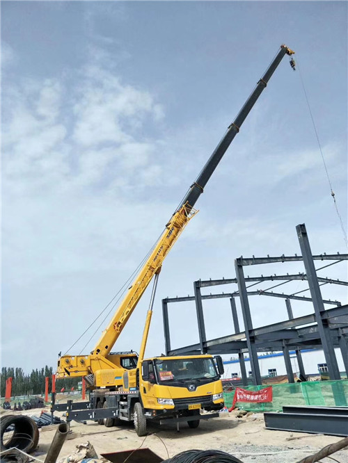花山区超高层建筑钢结构吊装案例